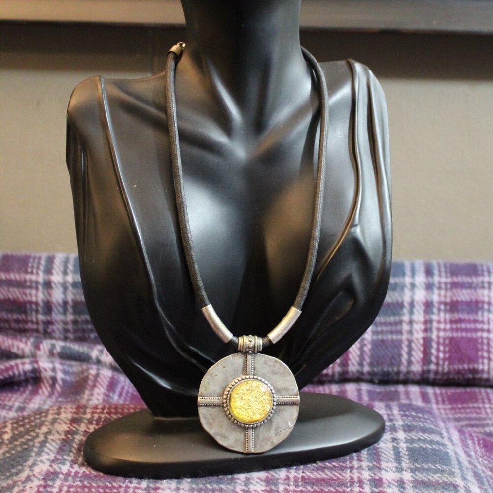 Silver Tone Crackle Acrylic Tribal Primitive Brutalist Necklace - Picture 2 of 10